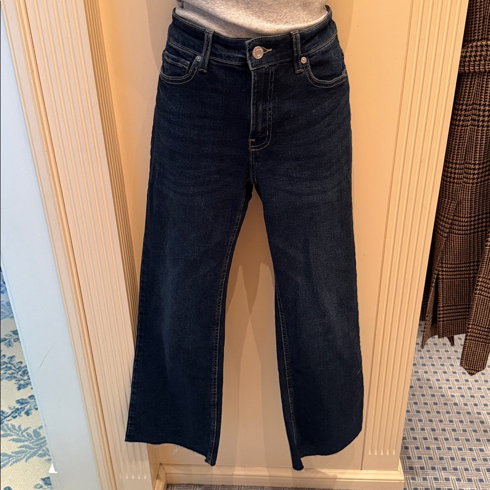 MANGO Sienna Mid-rise Flared Cropped Ankle Jeans - Picture 5 of 8